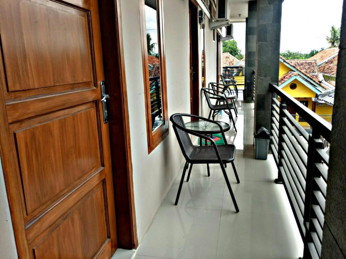 Wisma Andali Syariah Near Rsud Cideres Majalengka Buitenkant foto