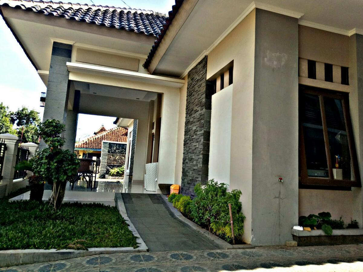 Wisma Andali Syariah Near Rsud Cideres Majalengka Buitenkant foto