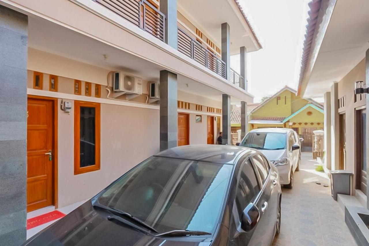 Wisma Andali Syariah Near Rsud Cideres Majalengka Buitenkant foto
