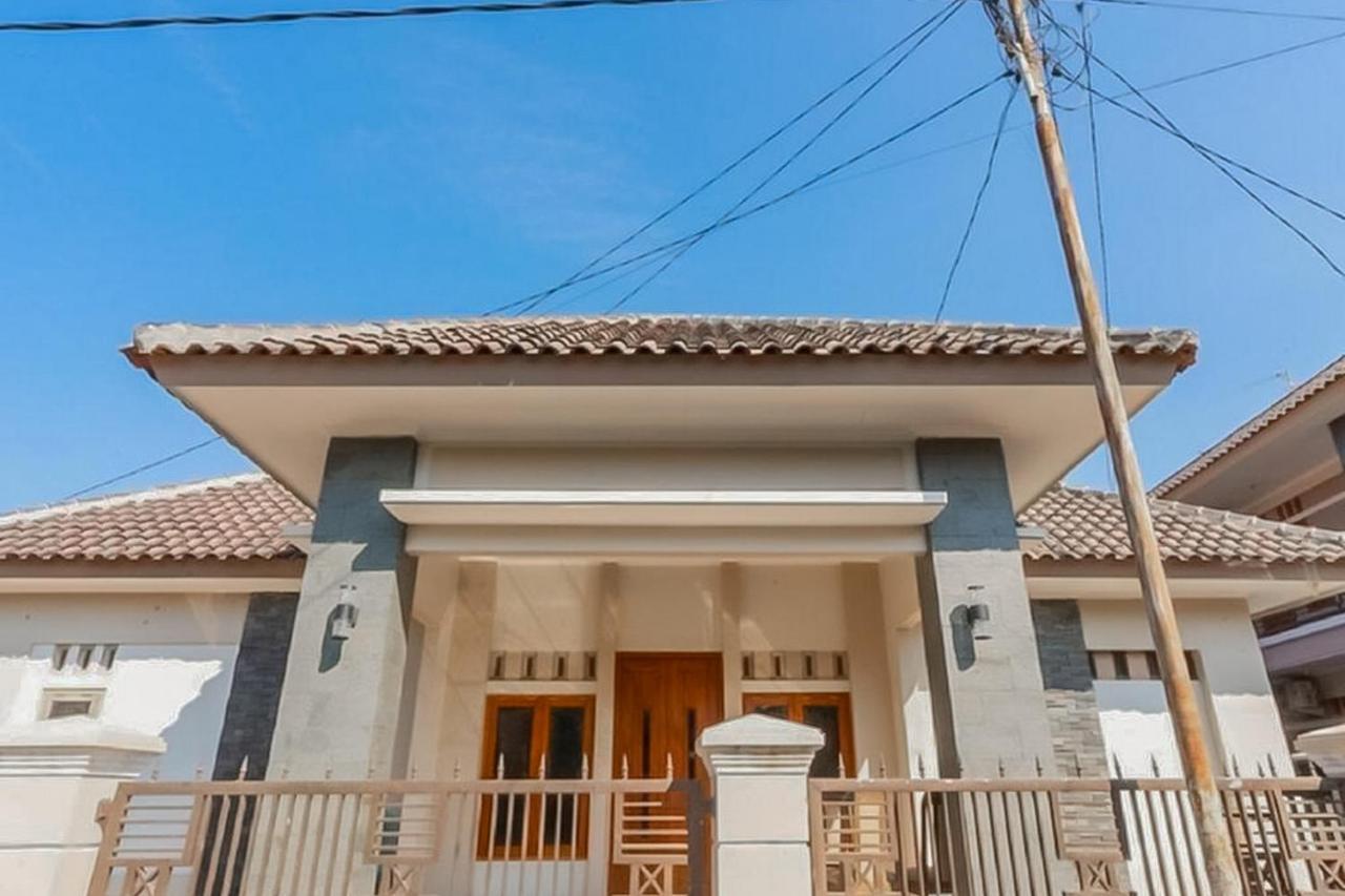 Wisma Andali Syariah Near Rsud Cideres Majalengka Buitenkant foto